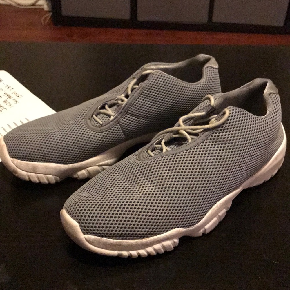 Shoes - Picture 2 of 4